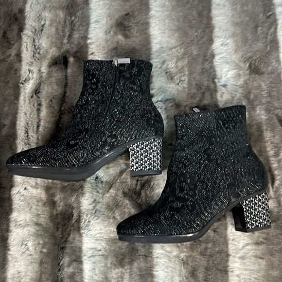 BNIB Ankle Booties - Picture 2 of 13